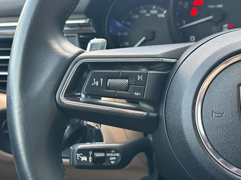 Certified 2025 Porsche Macan AWD/4WD image 26