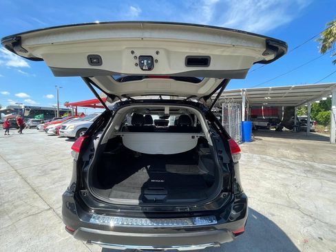 Used 2017 Nissan Rogue SL w/ SL Premium Package AWD/4WD image 16