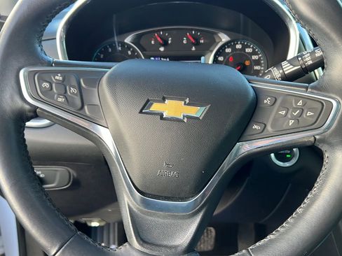 Used 2018 Chevrolet Equinox LT w/ Sun & Infotainment Package image 32