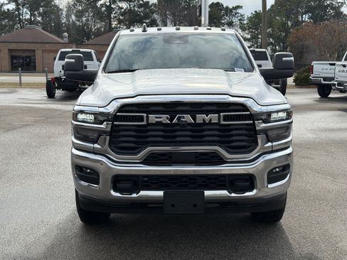 Used 2025 RAM 3500 Big Horn AWD/4WD image 3