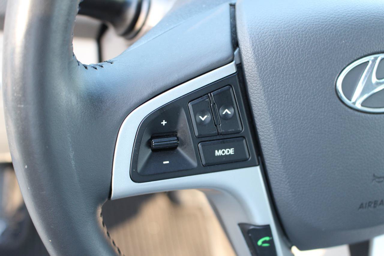 Used 2014 Hyundai Accent SE FWD image 17