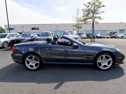 Used 2011 Mercedes-Benz SL 550 image 44