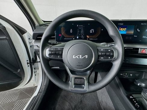 New 2025 Kia K5 LXS image 11