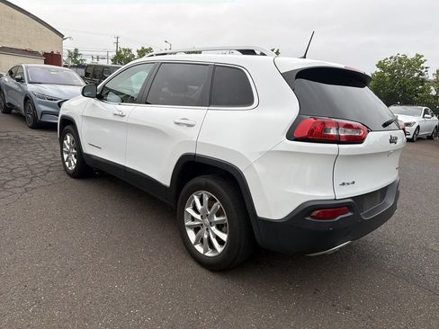 Used 2017 Jeep Cherokee Limited w/ Technology Group AWD/4WD image 2