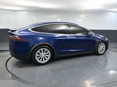 Used 2018 Tesla Model X 100D image 4