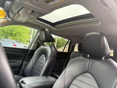 Used 2023 Toyota Highlander XLE AWD/4WD image 38