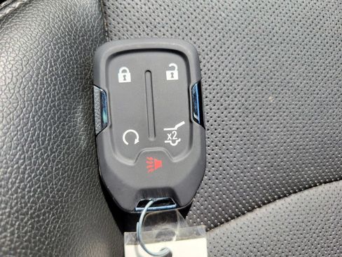 Used 2023 GMC Terrain SLT w/ LPO, Floor Liner Package AWD/4WD image 24