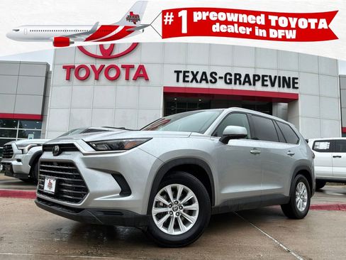 Used 2025 Toyota Grand Highlander FWD image 1