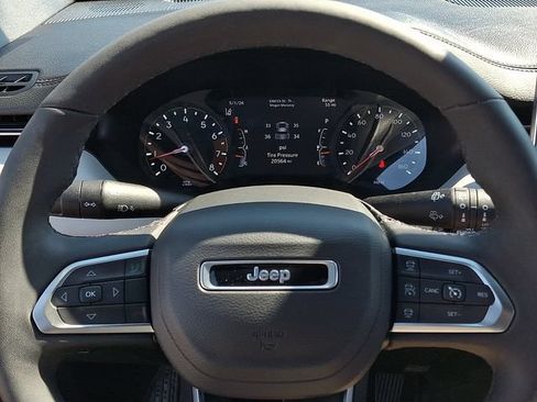 Used 2025 Jeep Compass Limited AWD/4WD image 19