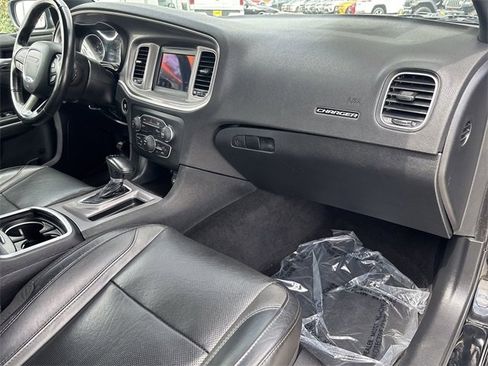 Certified 2022 Dodge Charger SXT w/ Leather Interior Group image 13