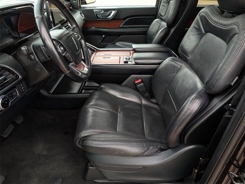Used 2021 Lincoln Navigator Reserve image 24