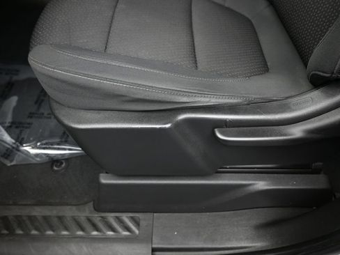 Used 2021 Chevrolet Silverado 1500 Custom Trail Boss AWD/4WD image 16