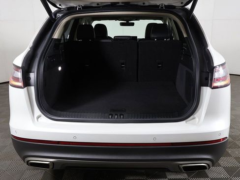 Used 2022 Lincoln Nautilus Reserve image 17