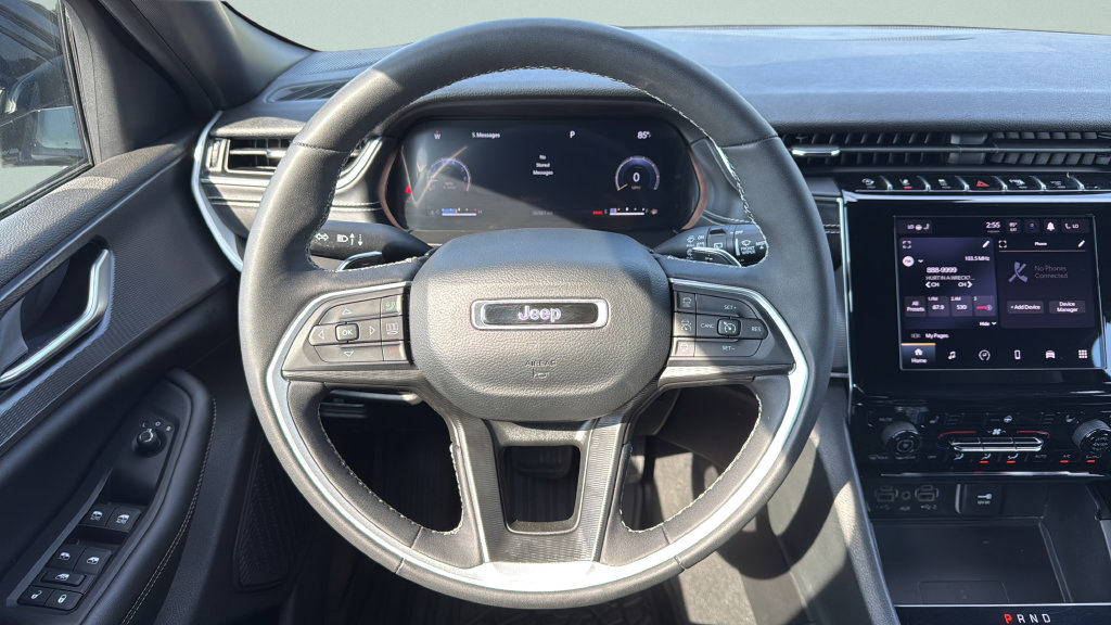 Used 2023 Jeep Grand Cherokee Altitude AWD/4WD image 17