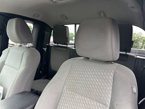 Used 2022 Toyota Tacoma SR w/ SR Convenience Package RWD image 15