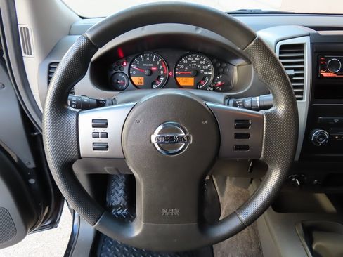 Used 2012 Nissan Frontier SV w/ SV Premium Utility Pkg image 13