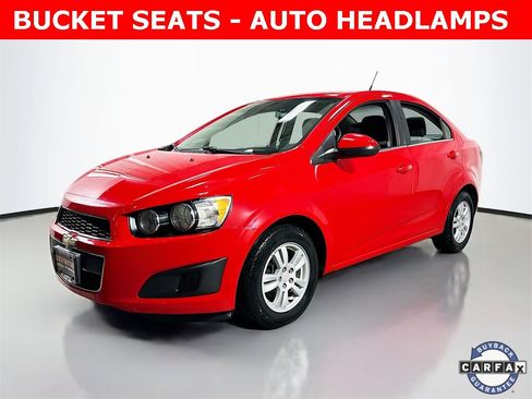 Used 2014 Chevrolet Sonic LT image 2