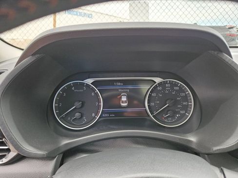 Used 2024 Nissan Sentra SR w/ SR Premium Package image 18