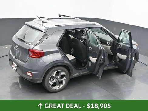 Used 2025 Hyundai Venue SEL image 48