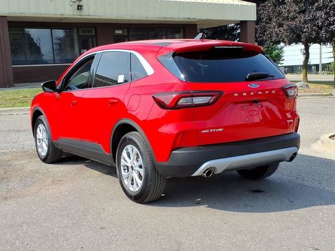 Used 2024 Ford Escape Active AWD/4WD image 3