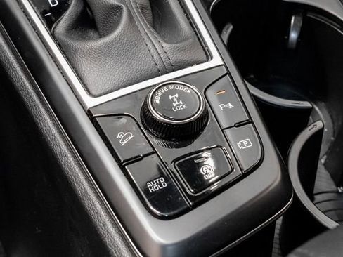 Certified 2025 Kia Sportage LX image 19