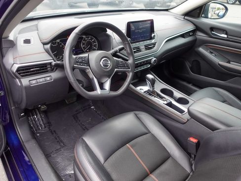 Used 2022 Nissan Altima 2.5 SR FWD image 11
