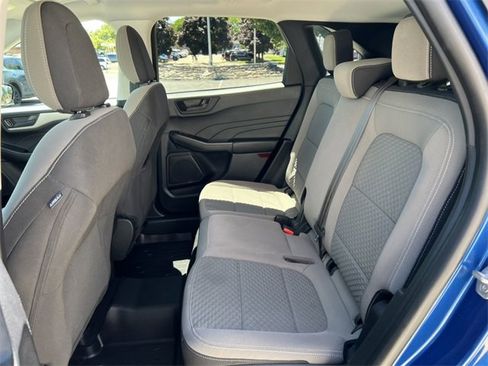 Used 2022 Ford Escape SE image 5