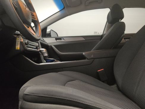 Used 2019 Hyundai Sonata SE FWD image 17