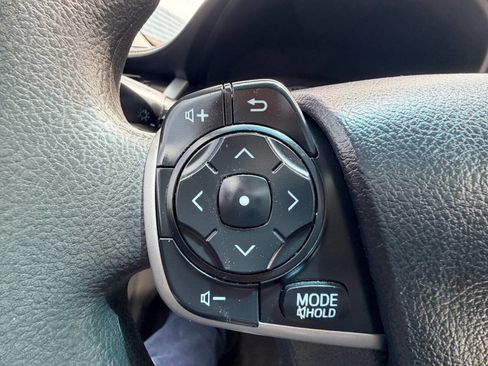 Used 2014 Toyota Camry LE FWD image 8