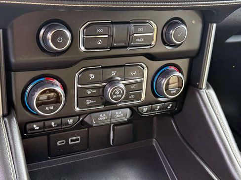 Used 2023 Chevrolet Tahoe Premier AWD/4WD image 23