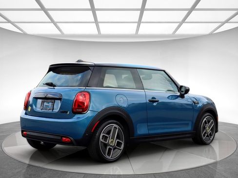 Used 2022 MINI Cooper SE w/ Driver Assistance Package image 8
