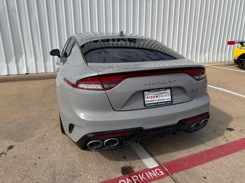 Used 2022 Kia Stinger GT1 RWD image 5
