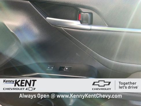 Used 2018 Toyota Camry XSE image 18