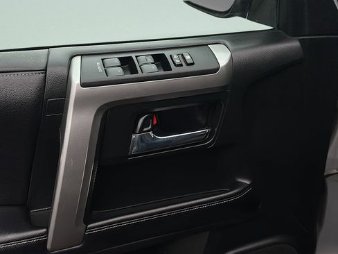 Used 2016 Toyota 4Runner SR5 image 47