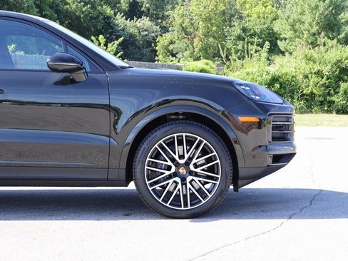 New 2025 Porsche Cayenne AWD/4WD image 10