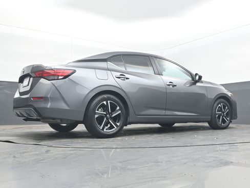 Used 2025 Nissan Sentra SV FWD image 29