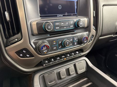 Used 2019 GMC Sierra 2500 Denali w/ Duramax Plus Package AWD/4WD image 31