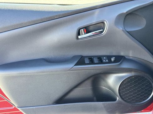 Used 2021 Toyota Prius LE image 22