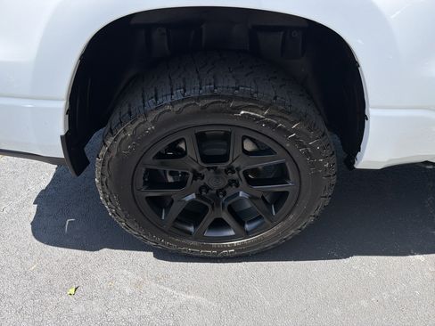 Used 2023 RAM 1500 Laramie AWD/4WD image 29