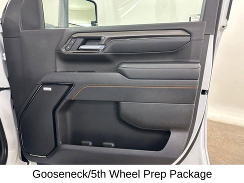 Used 2025 GMC Sierra 2500 AT4 w/ AT4 Premium Plus Package AWD/4WD image 21
