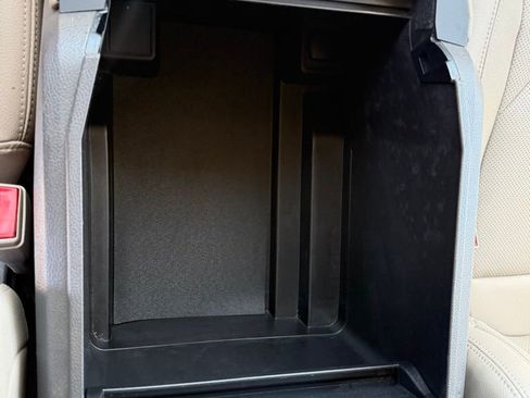 Used 2020 Ford Expedition Limited image 26