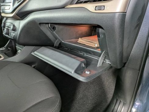 Used 2016 Jeep Cherokee 75th Anniversary AWD/4WD image 30