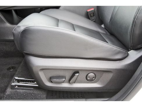 Certified 2025 Nissan Rogue SL w/ Tech Package AWD/4WD image 30