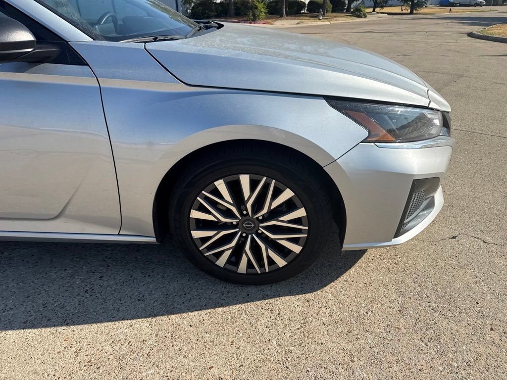 Used 2024 Nissan Altima 2.5 SV FWD image 8