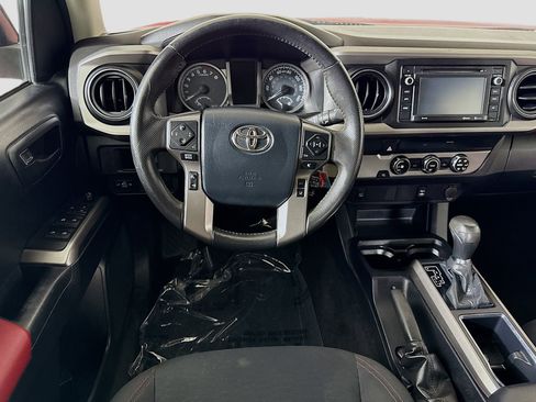 Used 2019 Toyota Tacoma SR5 RWD image 17