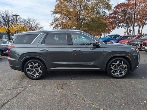 Used 2022 Hyundai Palisade Calligraphy w/ Winter Package image 3