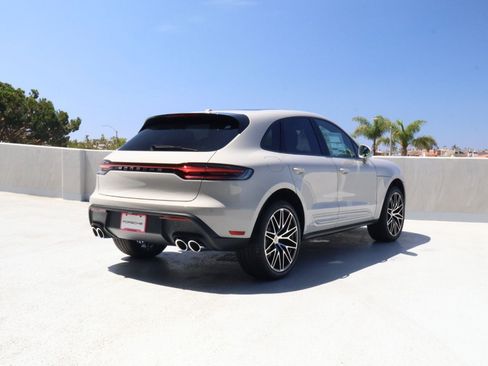 New 2026 Porsche Macan AWD/4WD image 9