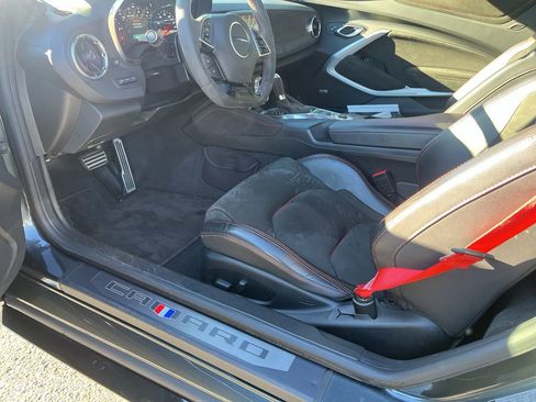 Used 2017 Chevrolet Camaro ZL1 image 20