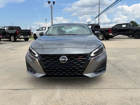 Used 2024 Nissan Altima 2.5 SR FWD image 3