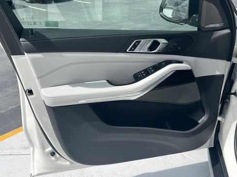New 2026 BMW X5 sDrive40i w/ Climate Comfort Package image 18
